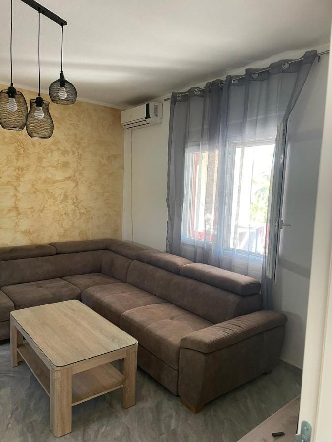 Villa Nilic بار المظهر الخارجي الصورة