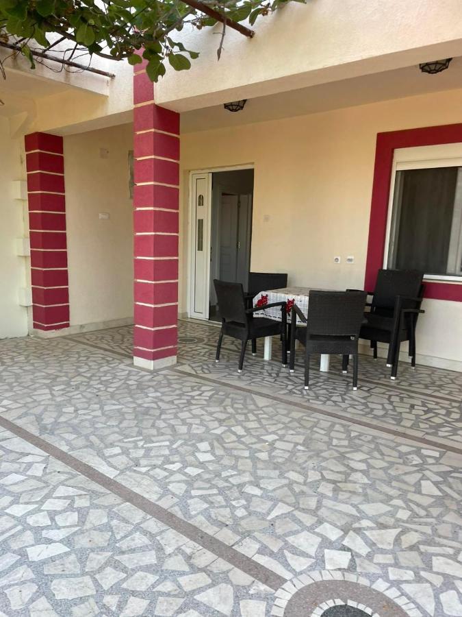 Villa Nilic بار المظهر الخارجي الصورة