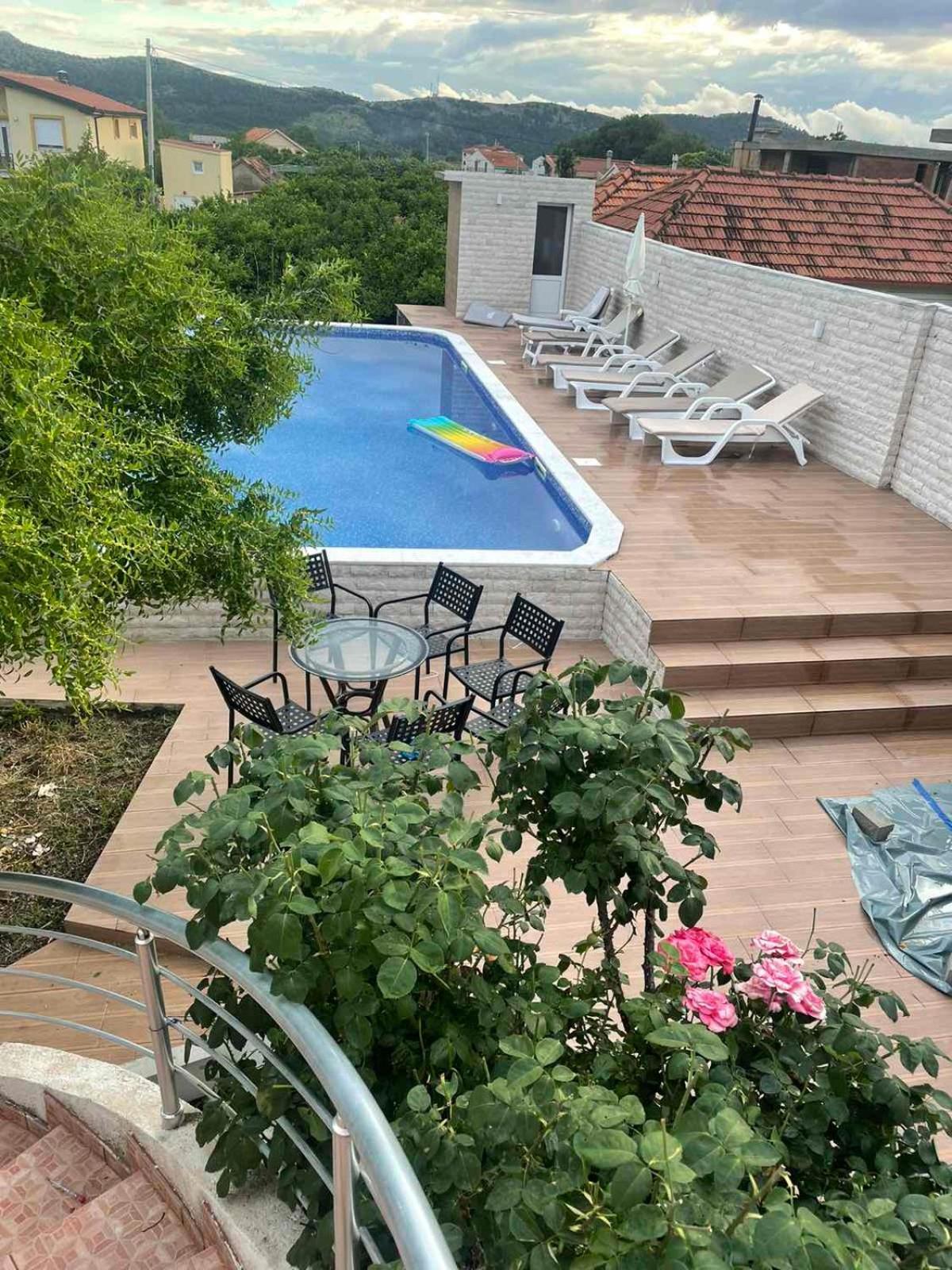 Villa Nilic بار المظهر الخارجي الصورة